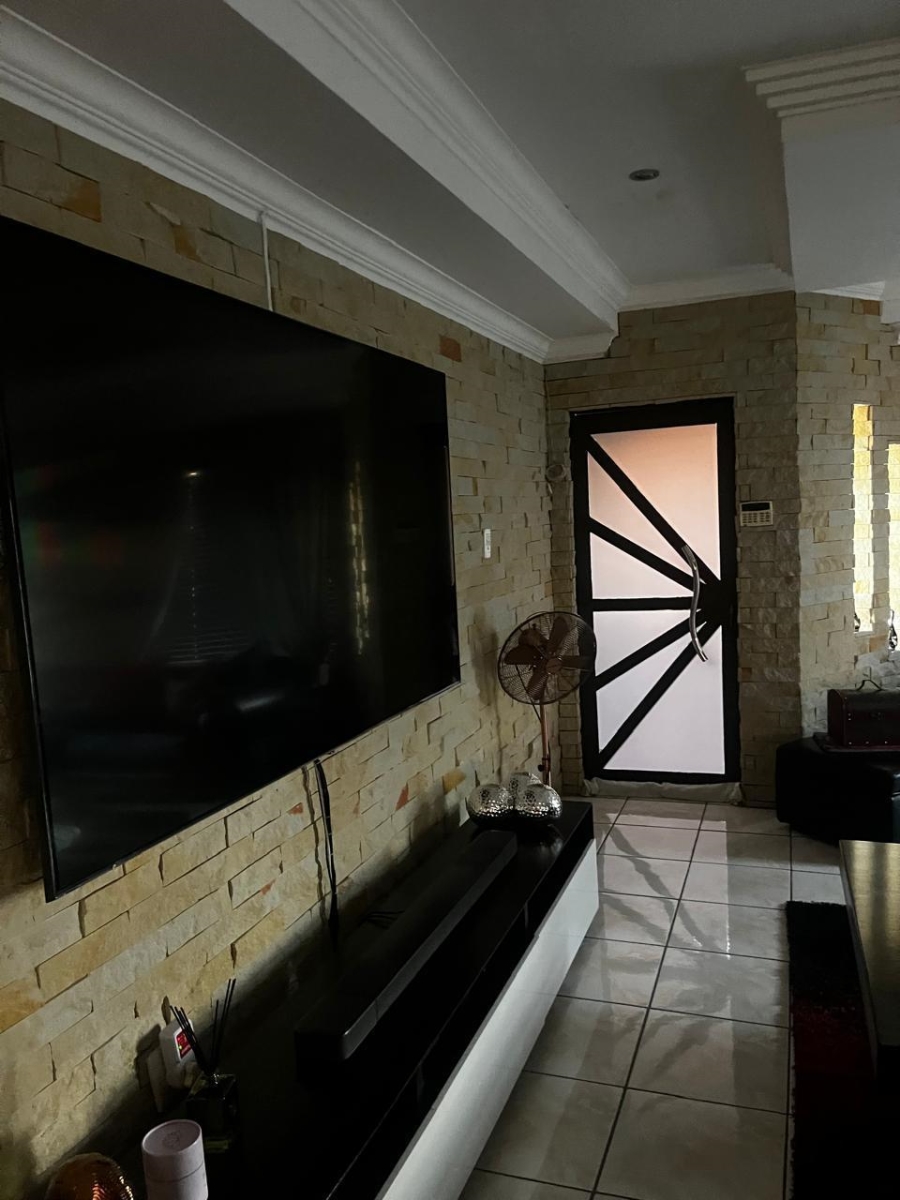 3 Bedroom Property for Sale in Mandela View Free State